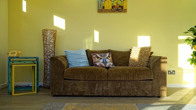 sofa z poduszką