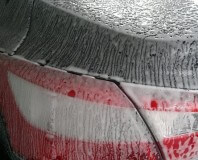 Samochód w trakcie mycia