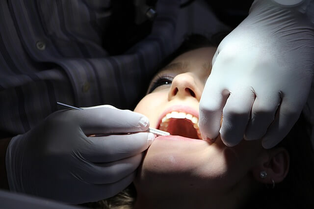 Leczenie zębów u doświadczonego dentysty