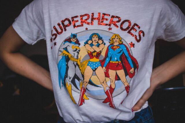 T-shirt damski z superbohaterami